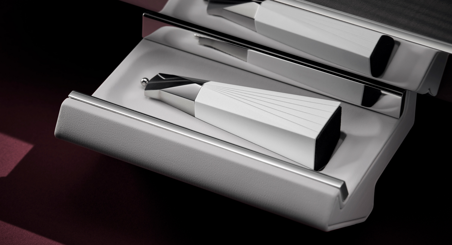 ROLLS-ROYCE CHESS SET