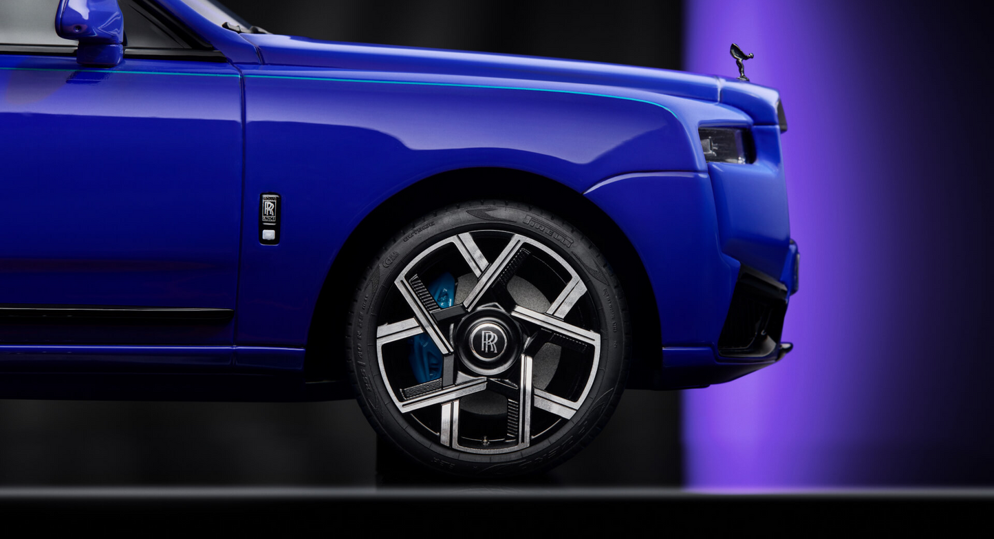 REPLICA MODEL CAR BLACK BADGE CULLINAN 1:18