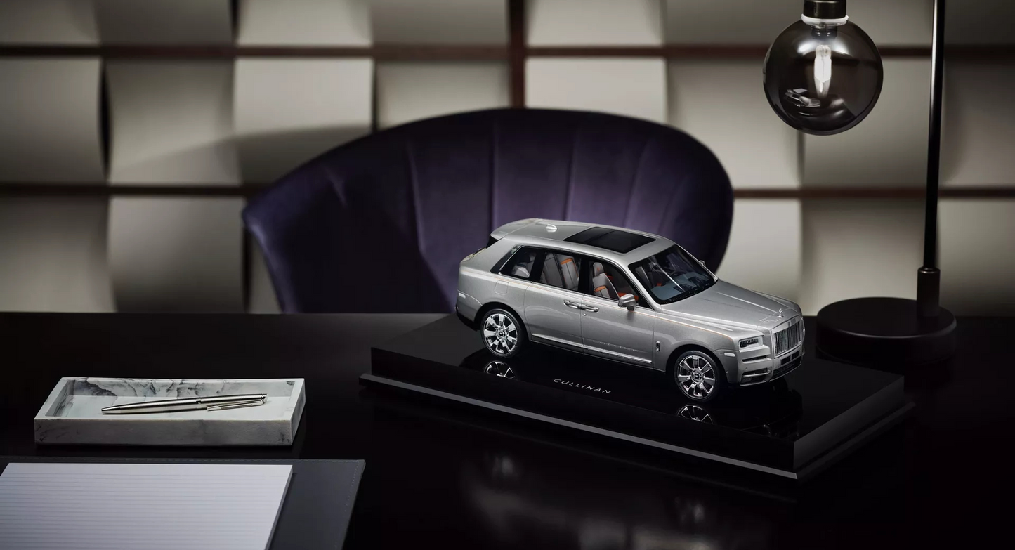 REPLICA MODEL CAR CULLINAN 1:18