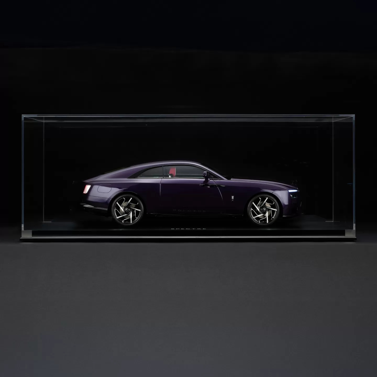 BLACK BADGE SPECTRE REPLICA MODEL CAR 1:8